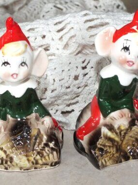 Vintage MCM Pixie Elves Kissing Salt Pepper Shakers